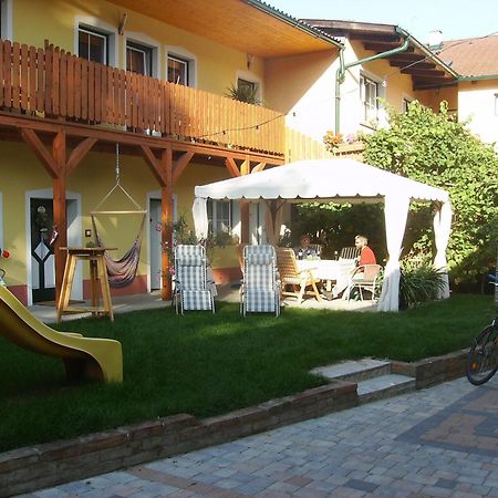 Weingut Zur Schlafmuetze Hotel Herrnbaumgarten Eksteriør billede